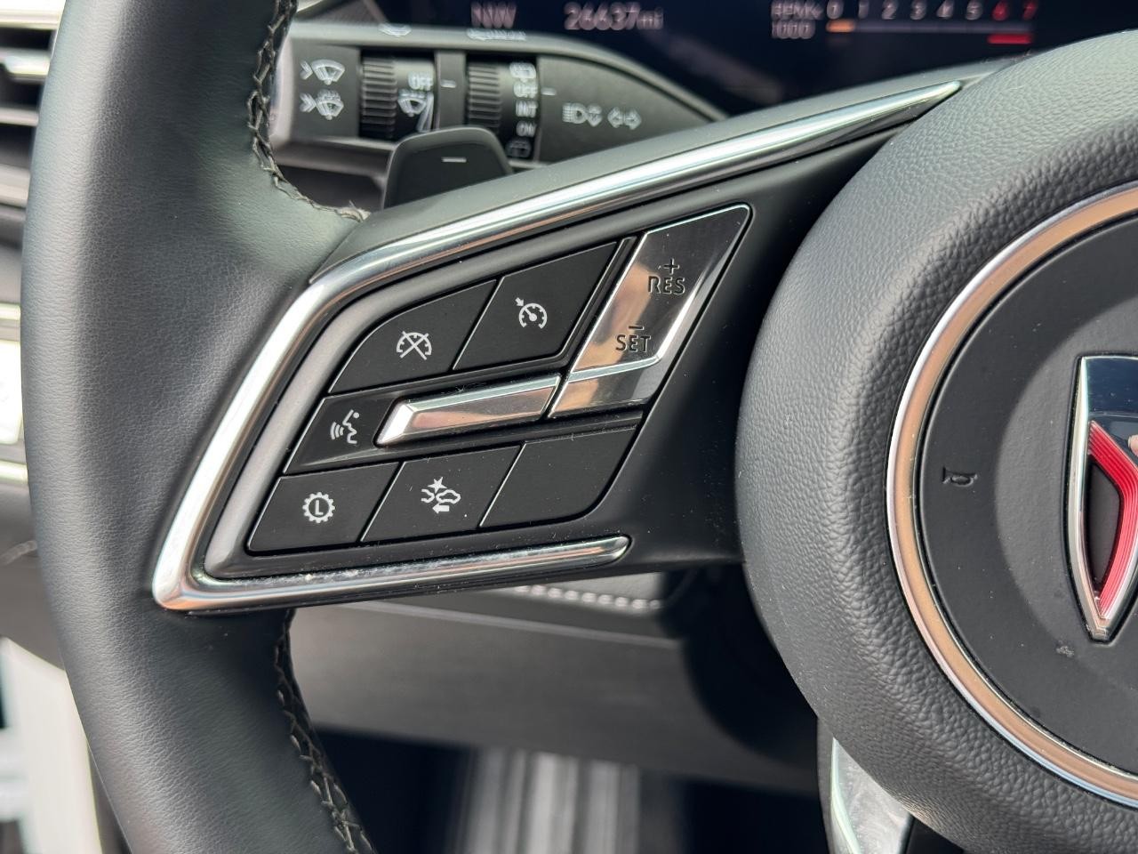 Buick Enclave Vehicle Full-screen Gallery Image 21