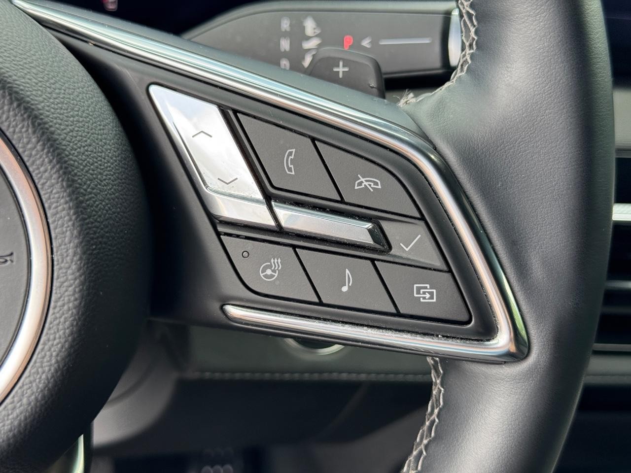 Buick Enclave Vehicle Full-screen Gallery Image 22
