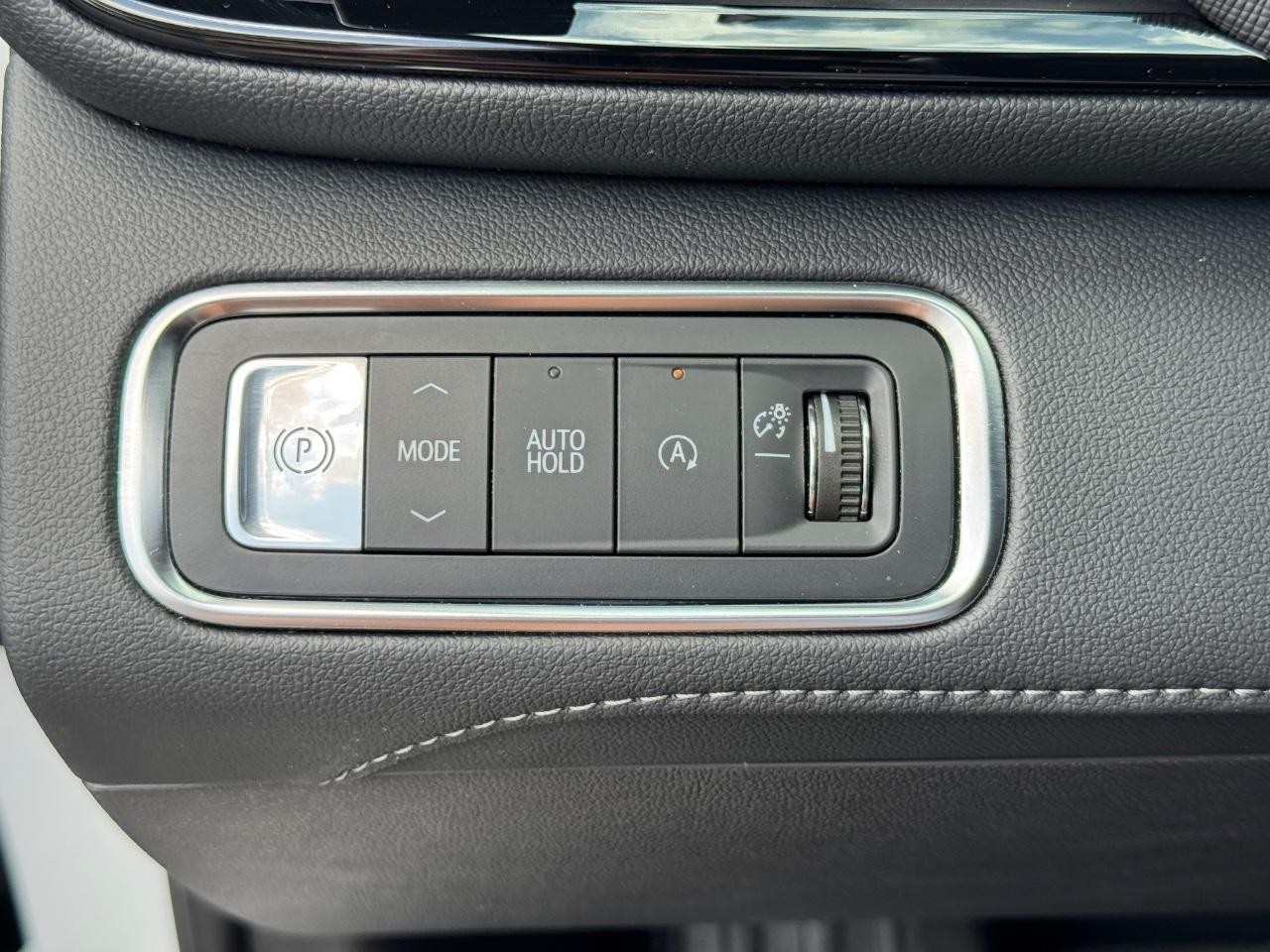 Buick Enclave Vehicle Full-screen Gallery Image 23