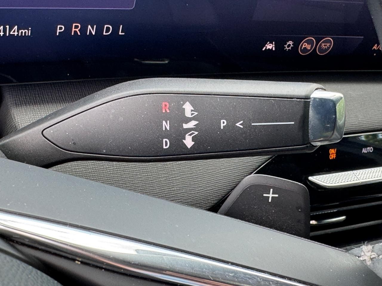 Buick Enclave Vehicle Full-screen Gallery Image 24