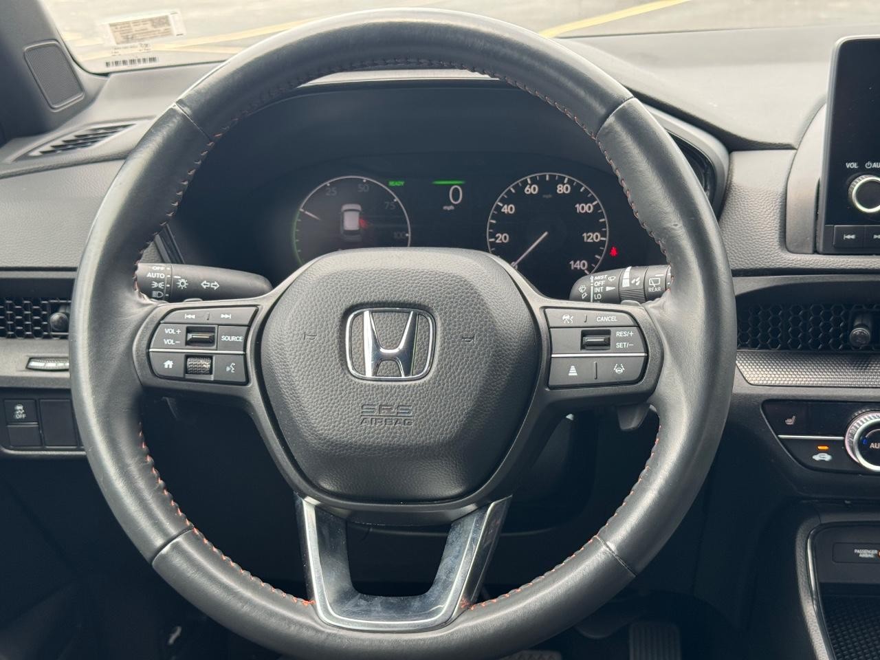 Honda CR-V Hybrid Vehicle Full-screen Gallery Image 13