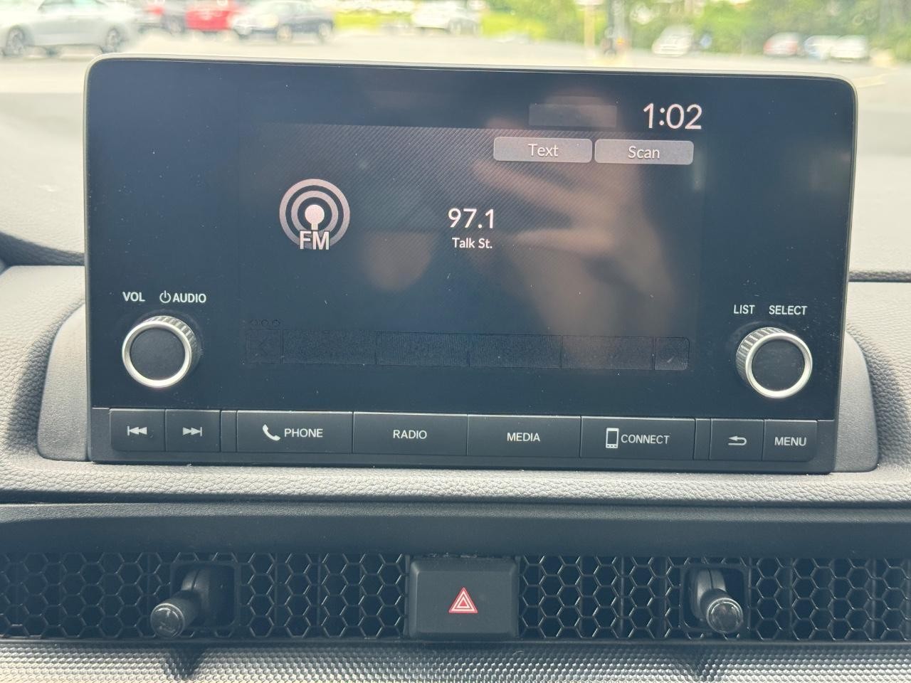 Honda CR-V Hybrid Vehicle Full-screen Gallery Image 14