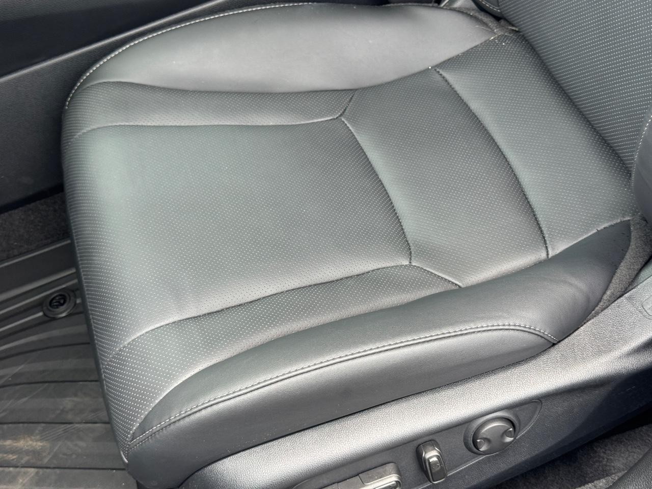 Honda Accord Hybrid Vehicle Full-screen Gallery Image 26