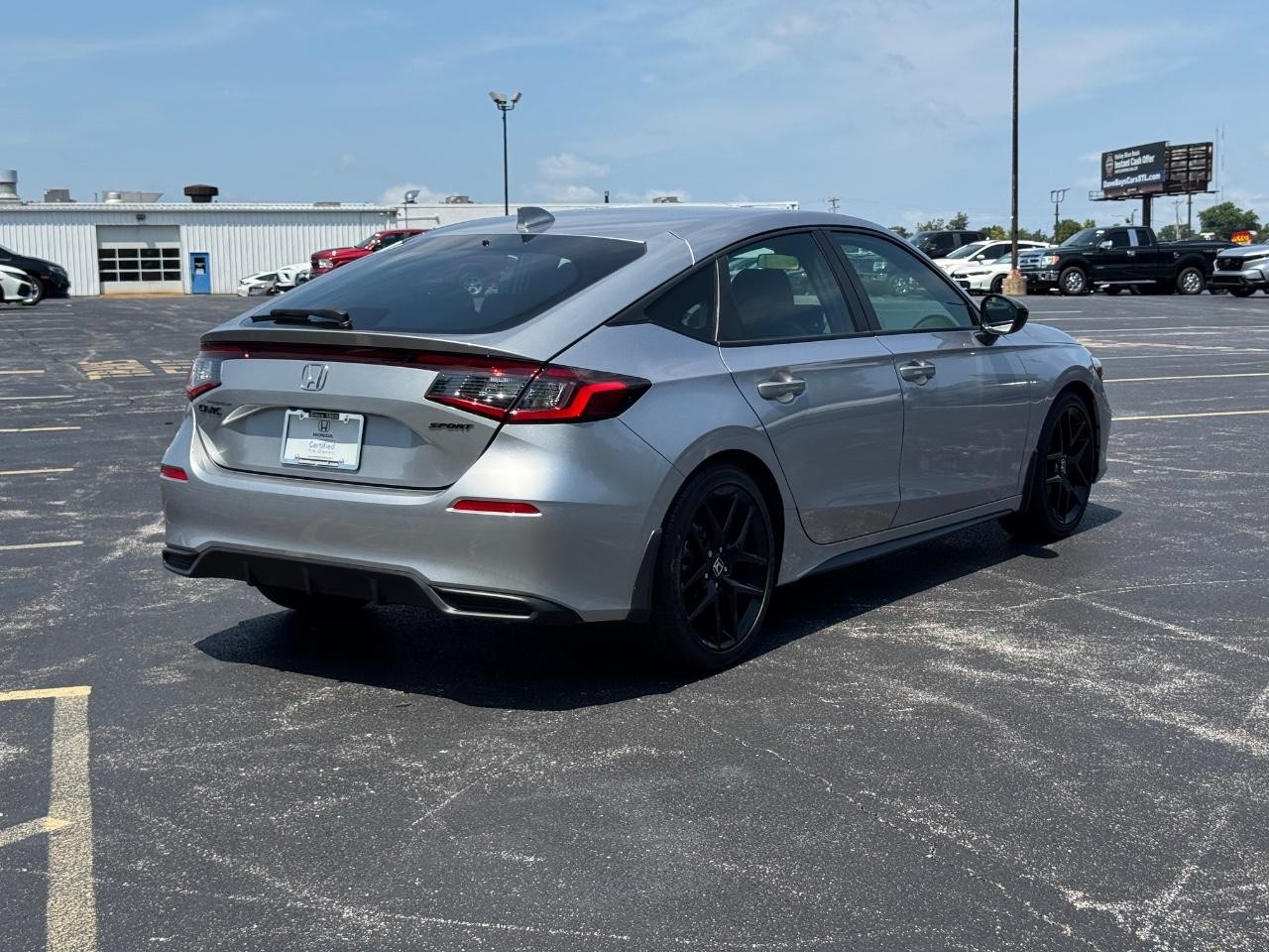 Honda Civic Hatchback Vehicle Full-screen Gallery Image 04