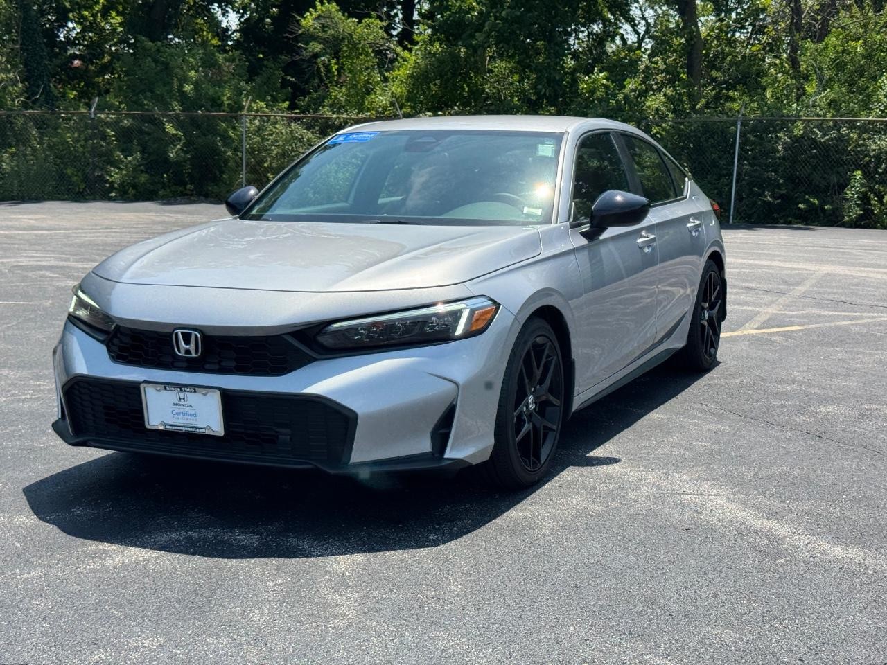 Honda Civic Hatchback Vehicle Full-screen Gallery Image 09
