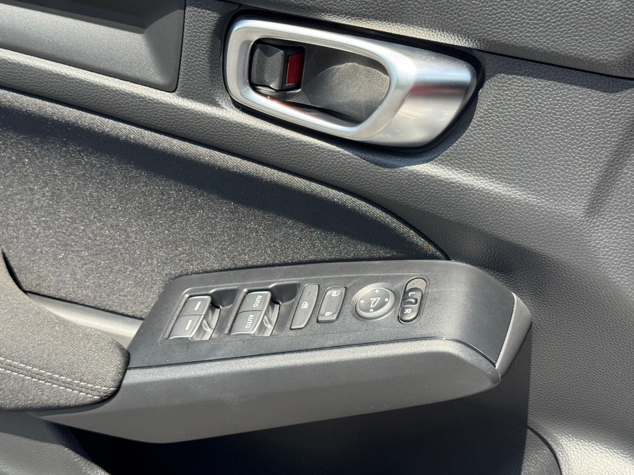 Honda Civic Hatchback Vehicle Full-screen Gallery Image 24