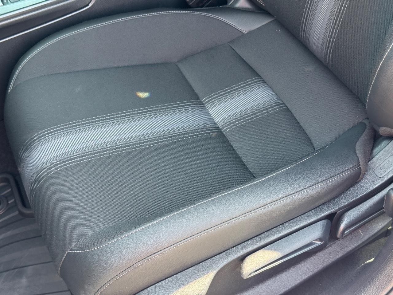 Honda Civic Hatchback Vehicle Full-screen Gallery Image 25