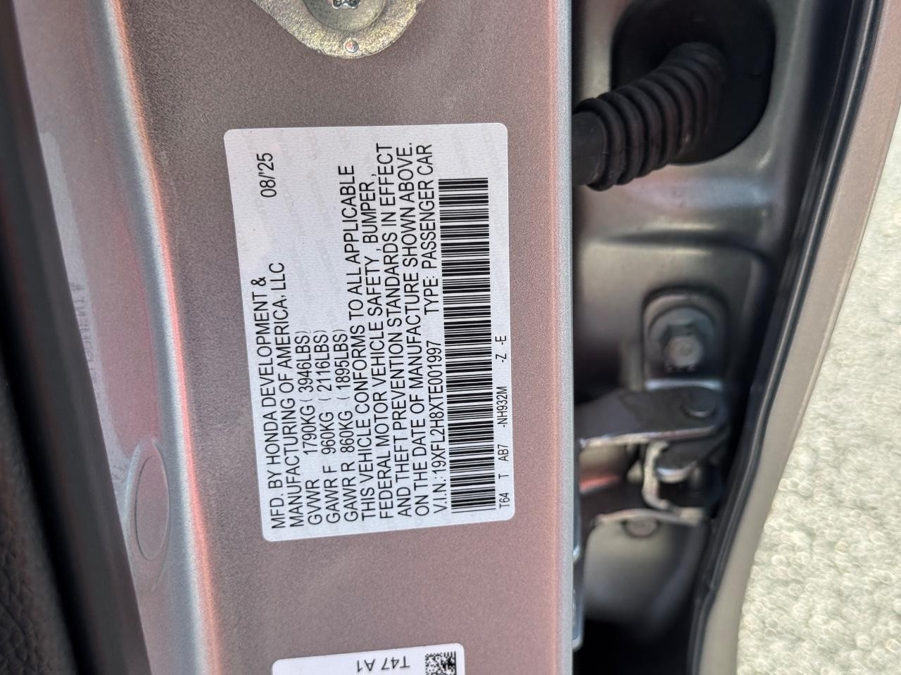Honda Civic Hatchback Vehicle Full-screen Gallery Image 26