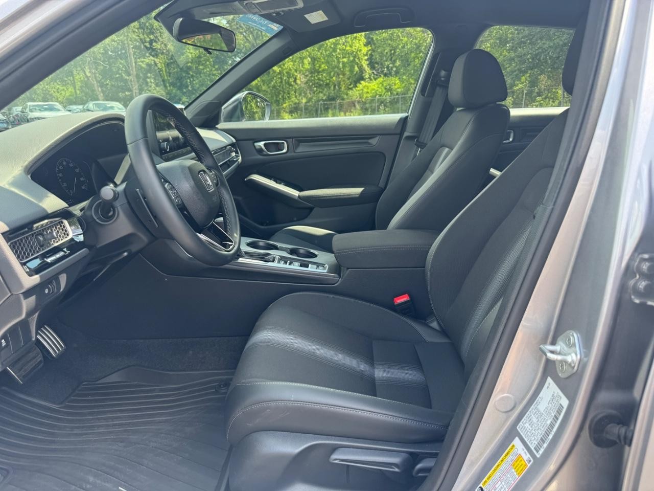 Honda Civic Hatchback Vehicle Full-screen Gallery Image 18
