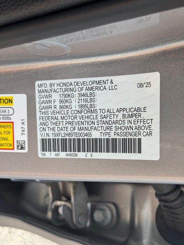 Honda Civic Hatchback Vehicle Full-screen Gallery Image 26