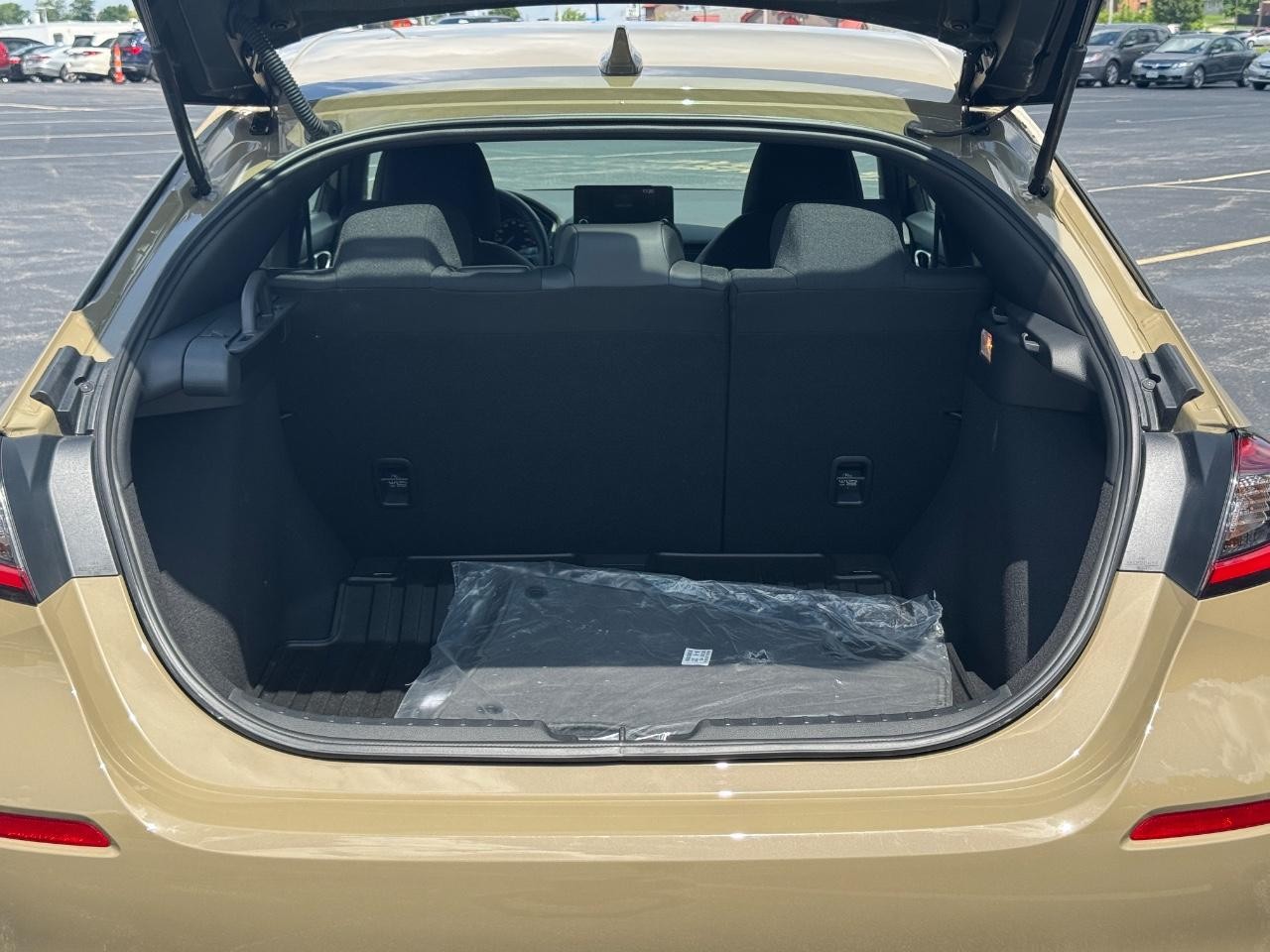 Honda Civic Hatchback Vehicle Full-screen Gallery Image 05