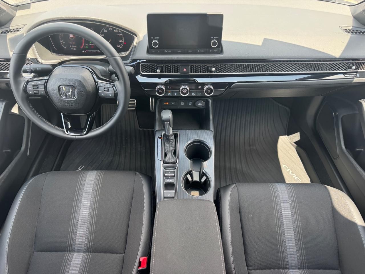 Honda Civic Hatchback Vehicle Full-screen Gallery Image 12