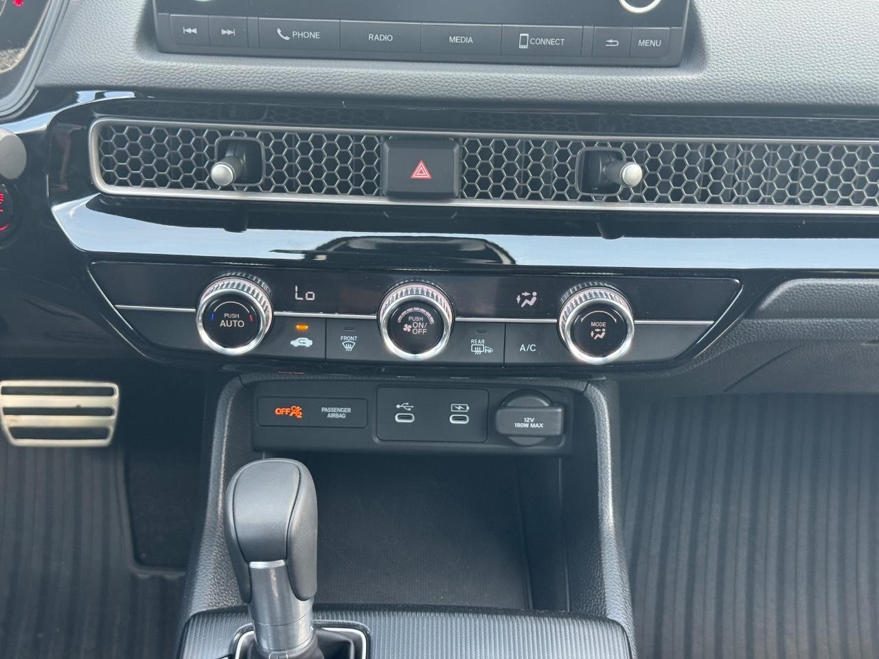Honda Civic Hatchback Vehicle Full-screen Gallery Image 15