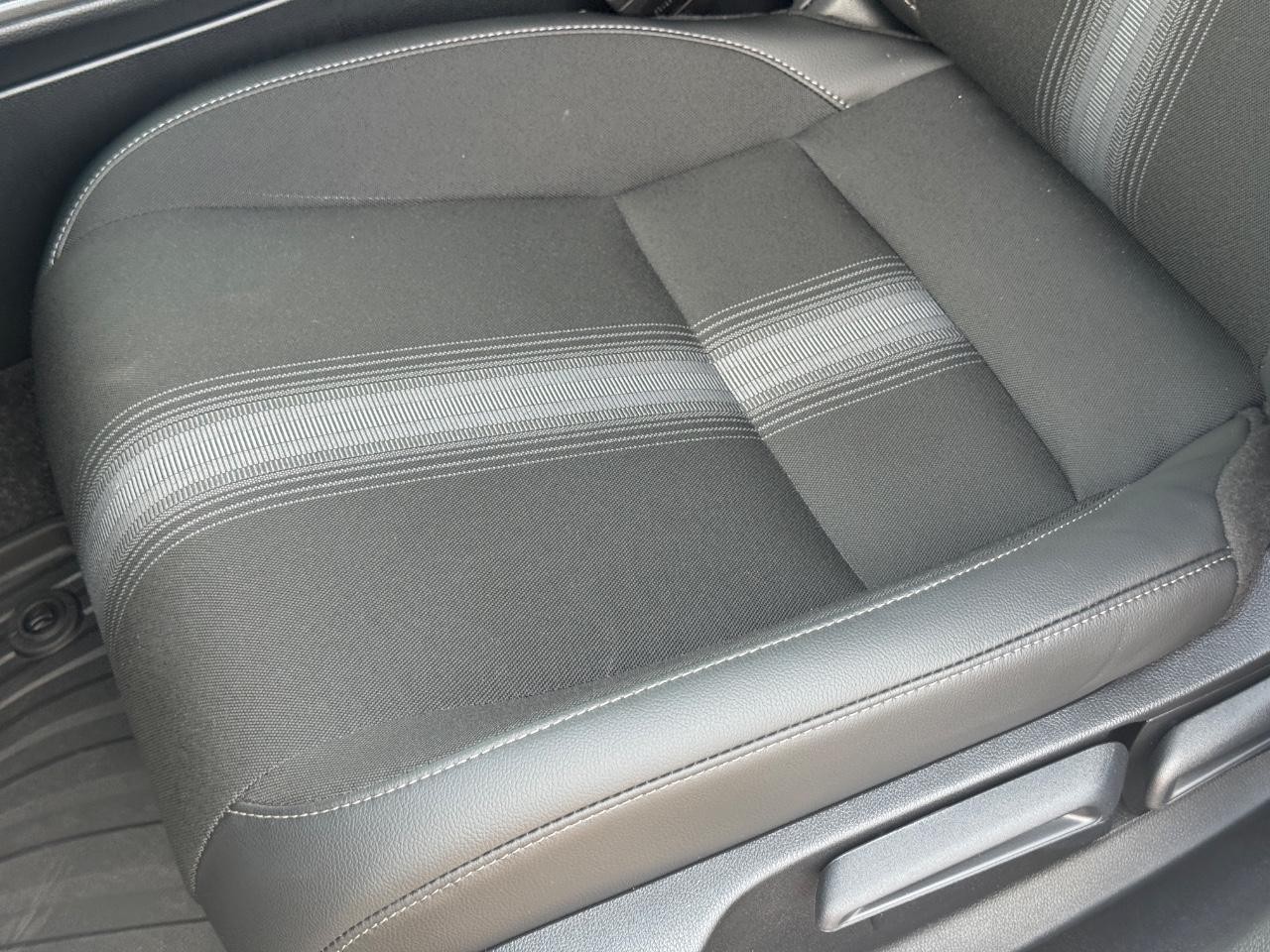 Honda Civic Hatchback Vehicle Full-screen Gallery Image 25