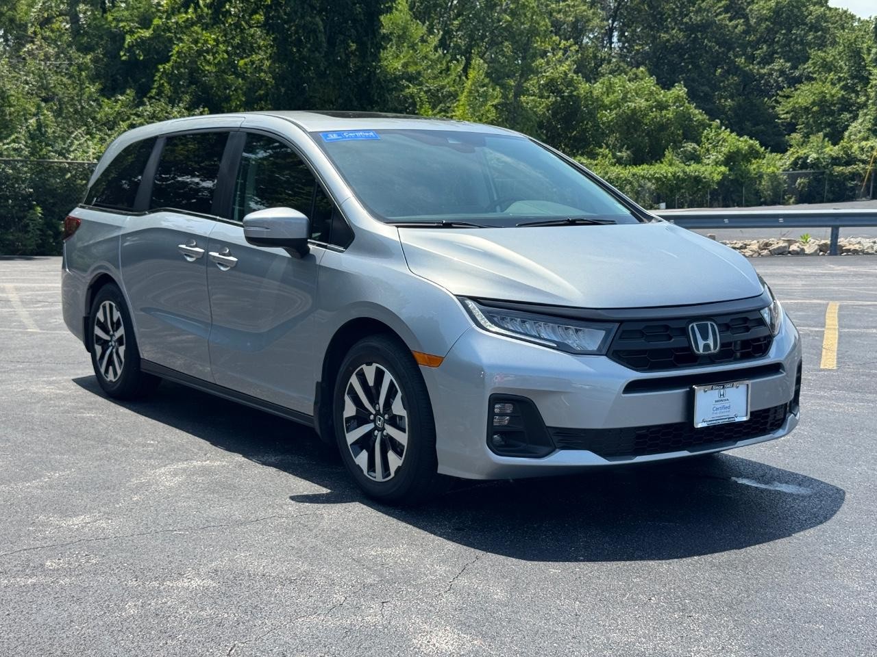Honda Odyssey Vehicle Full-screen Gallery Image 02