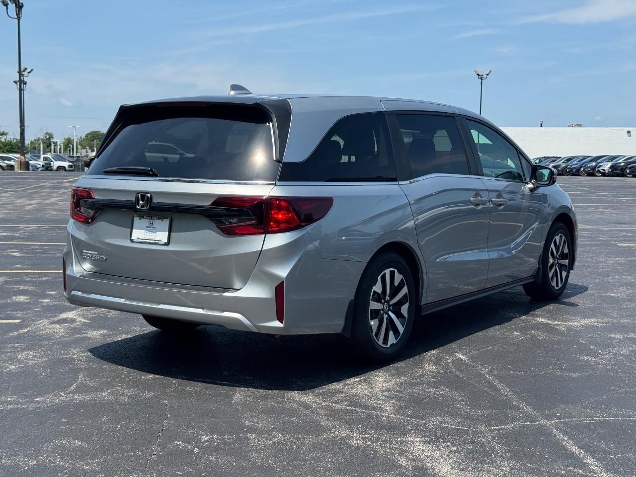 Honda Odyssey Vehicle Full-screen Gallery Image 04