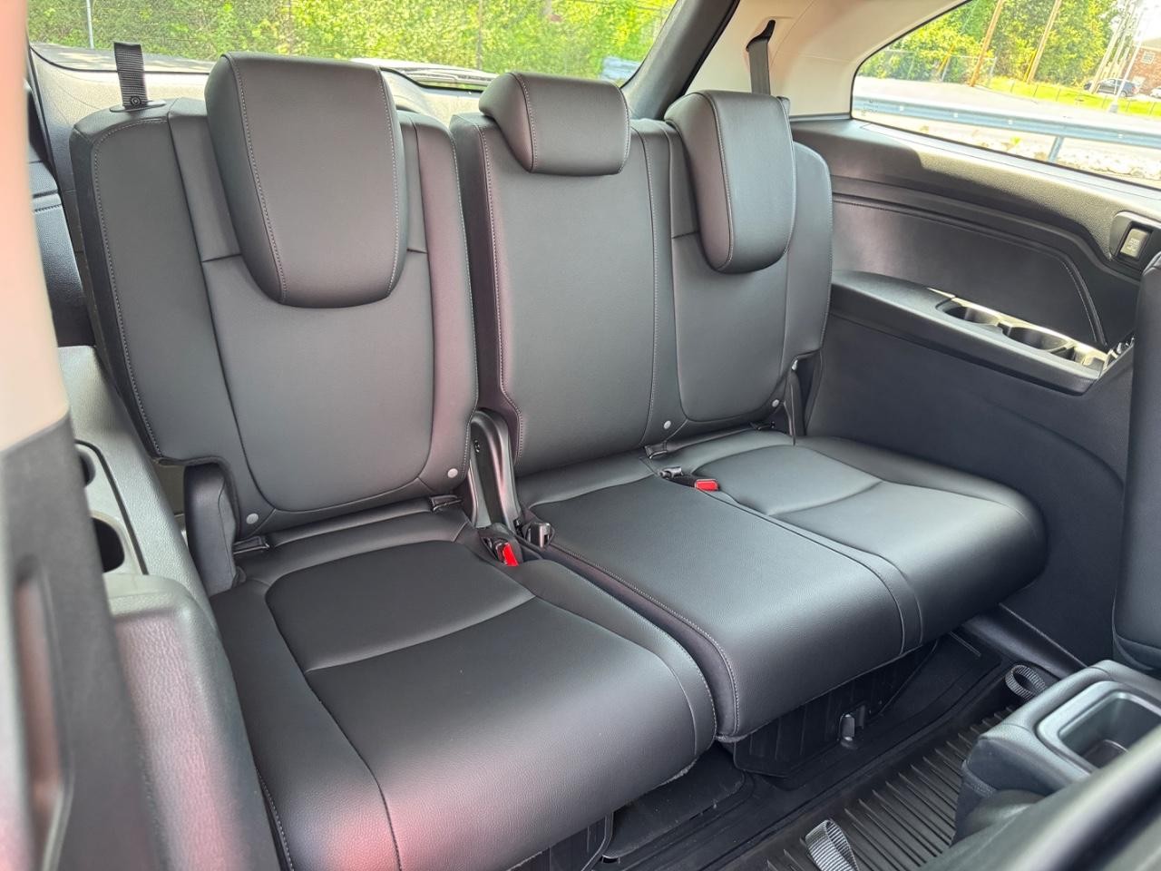 Honda Odyssey Vehicle Full-screen Gallery Image 12
