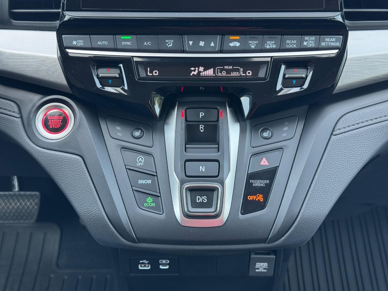Honda Odyssey Vehicle Full-screen Gallery Image 16