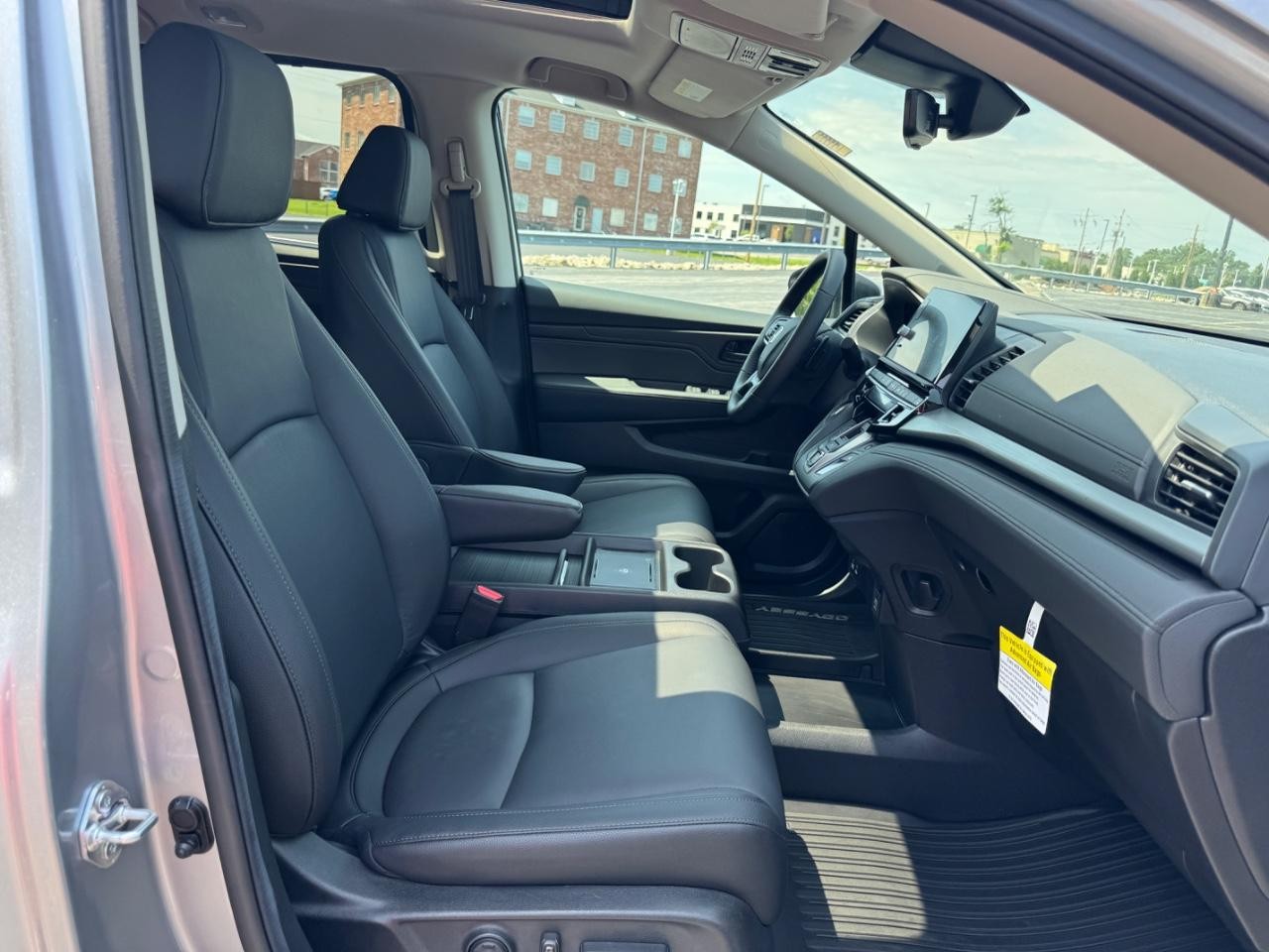 Honda Odyssey Vehicle Full-screen Gallery Image 18