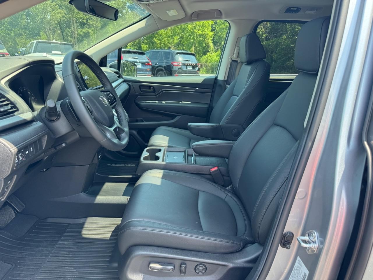 Honda Odyssey Vehicle Full-screen Gallery Image 19