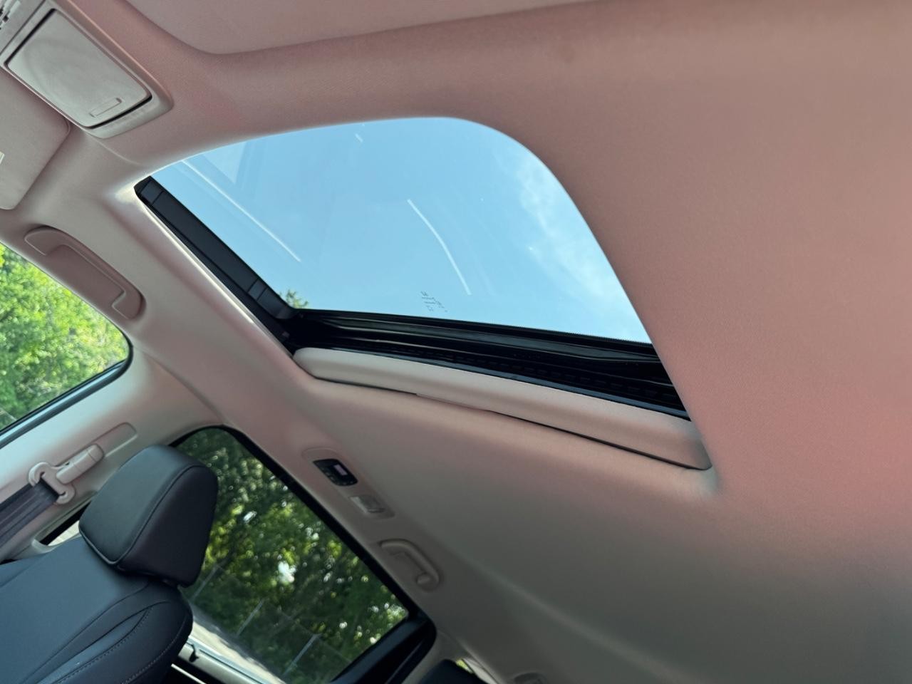 Honda Odyssey Vehicle Full-screen Gallery Image 20