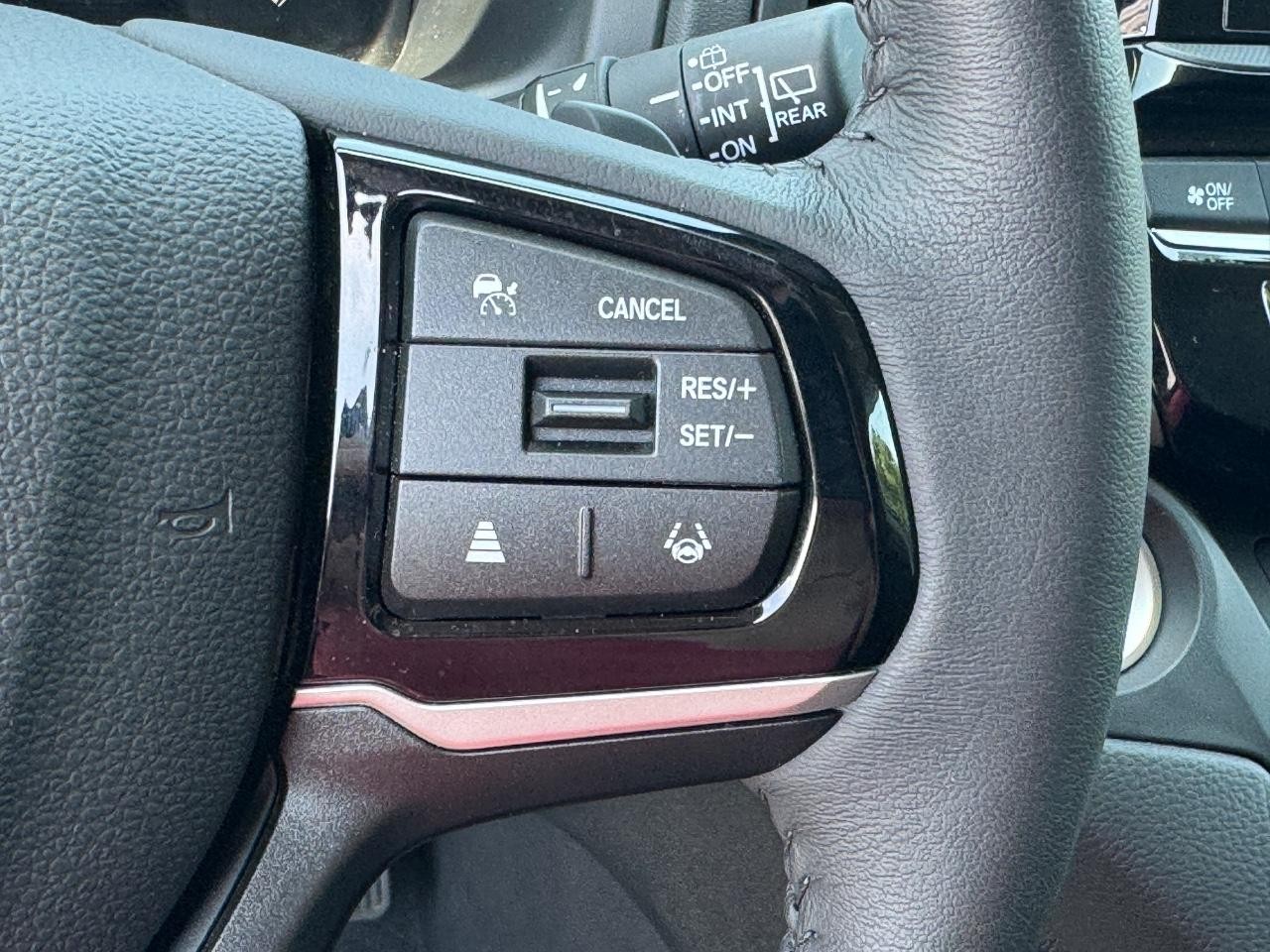 Honda Odyssey Vehicle Full-screen Gallery Image 23