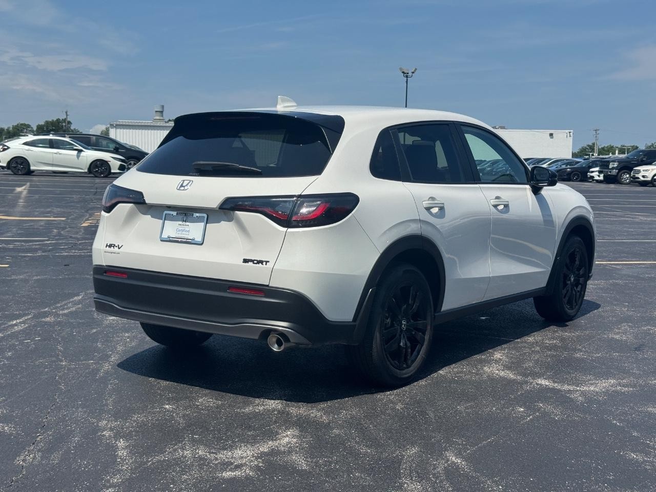 Honda HR-V Vehicle Full-screen Gallery Image 04