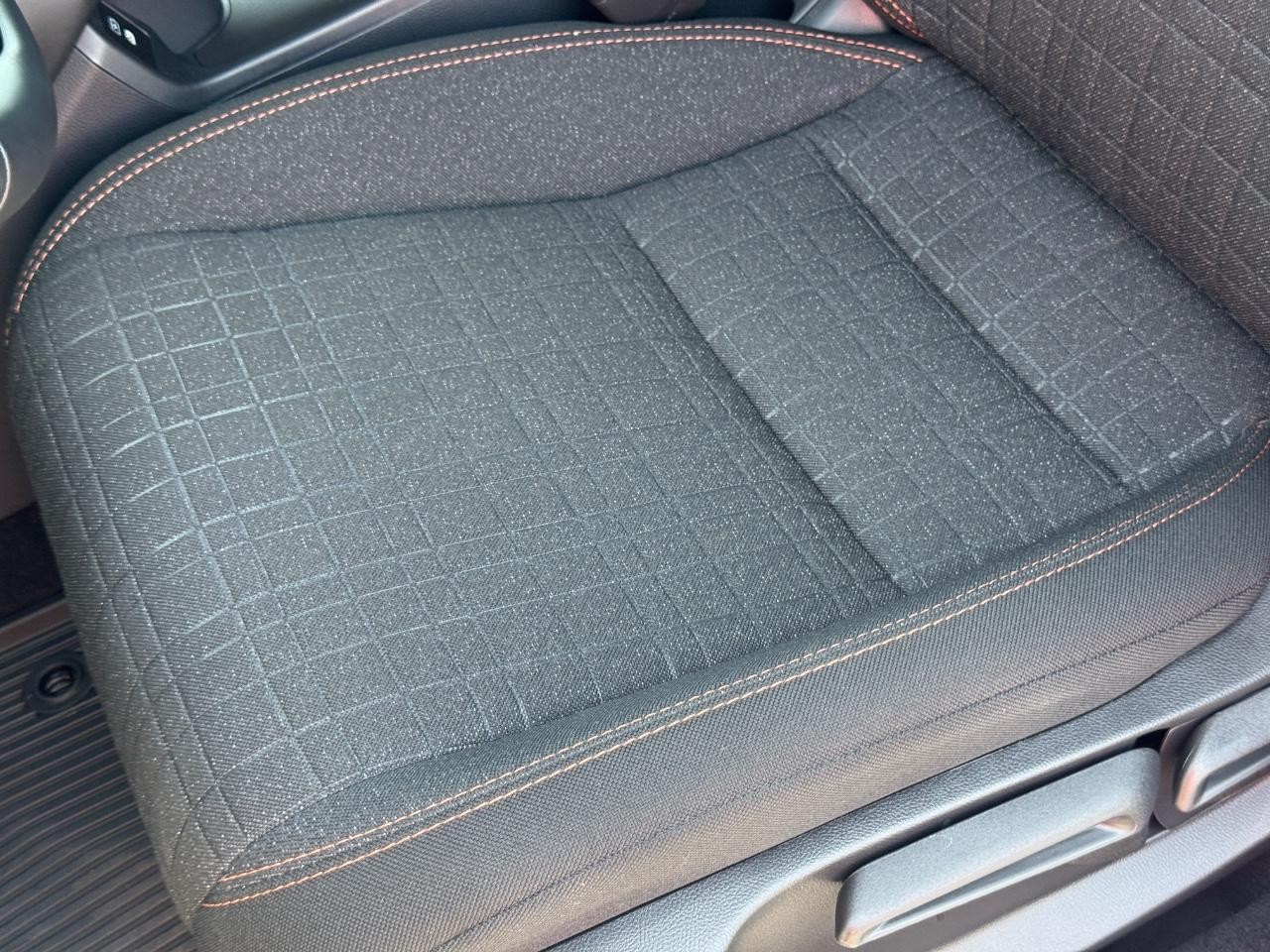 Honda HR-V Vehicle Full-screen Gallery Image 25