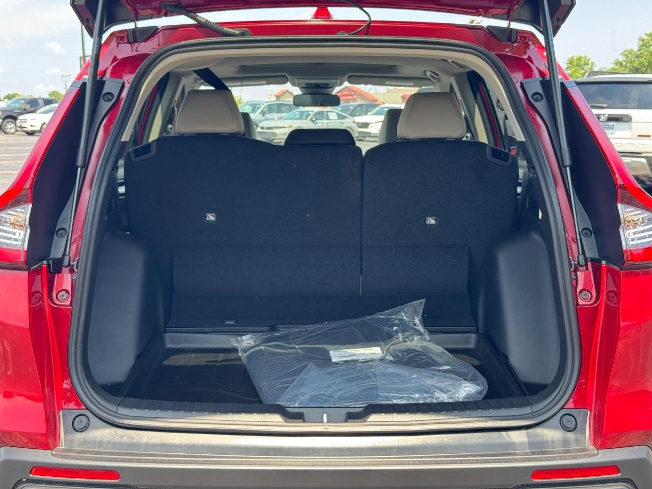 Honda CR-V Vehicle Full-screen Gallery Image 05