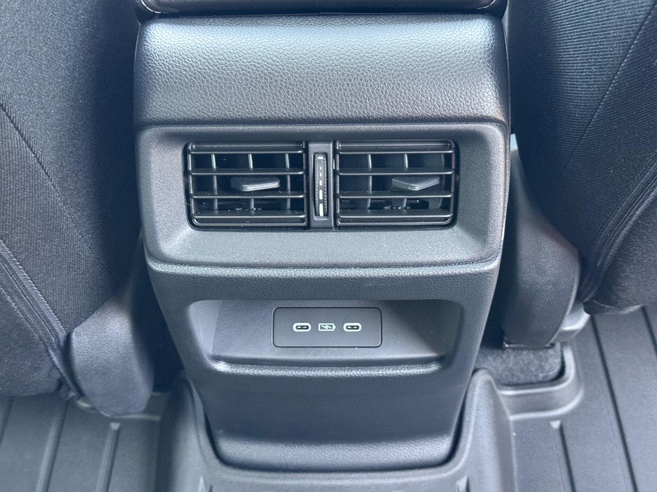 Honda CR-V Vehicle Full-screen Gallery Image 17