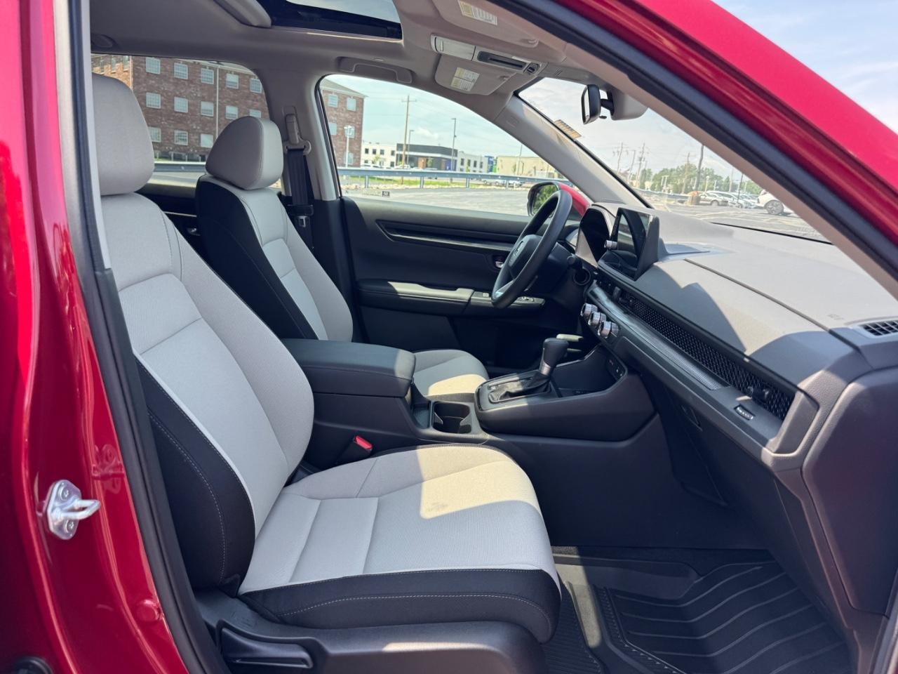 Honda CR-V Vehicle Full-screen Gallery Image 18