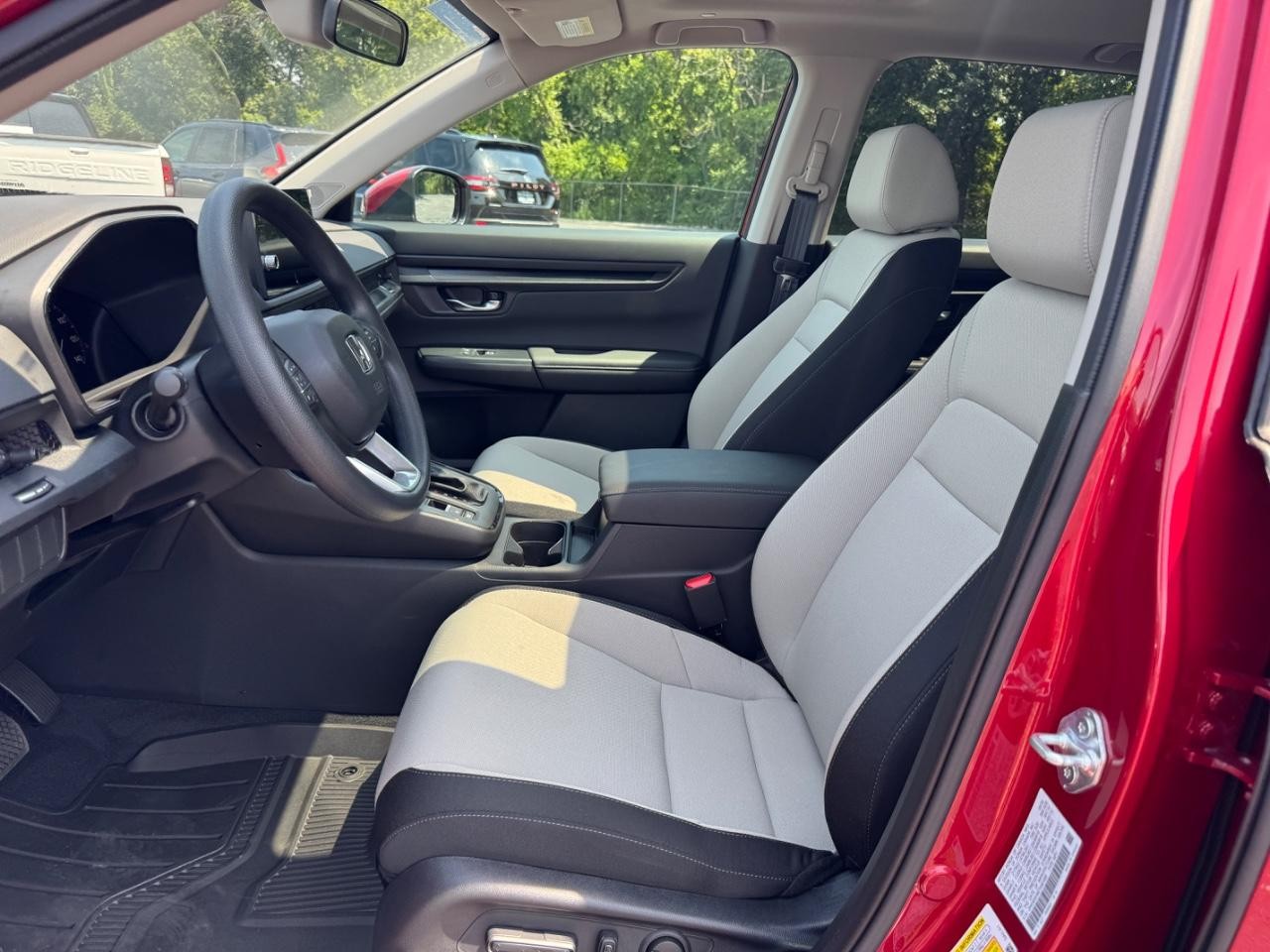 Honda CR-V Vehicle Full-screen Gallery Image 19