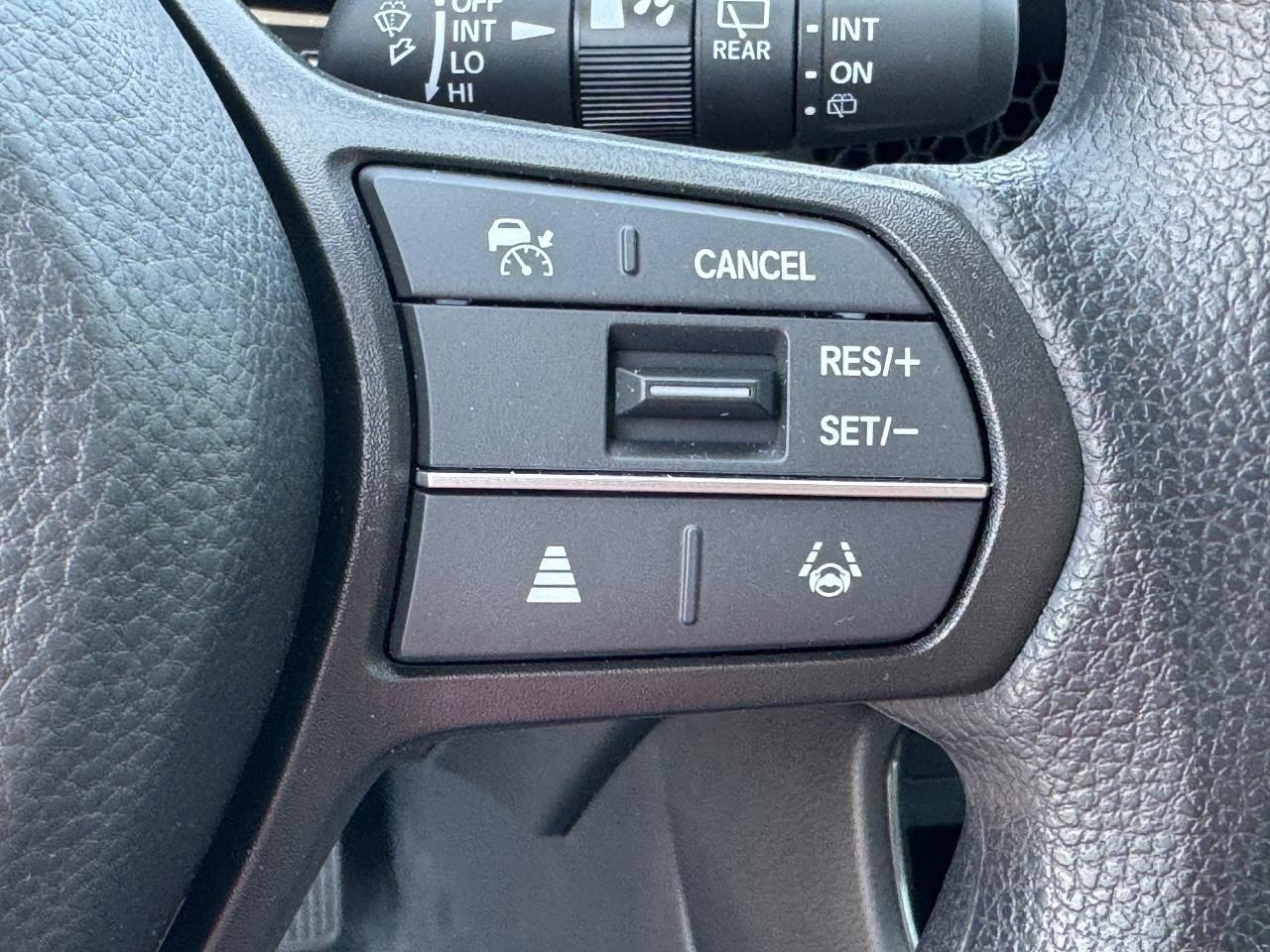 Honda CR-V Vehicle Full-screen Gallery Image 23