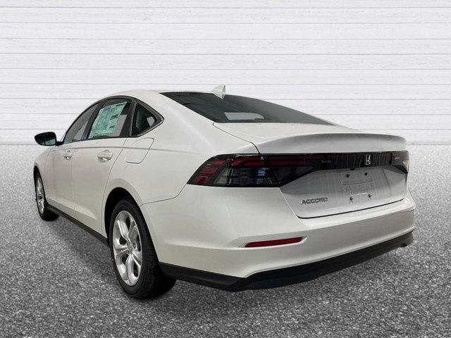 Honda Accord Sedan Vehicle Full-screen Gallery Image 04
