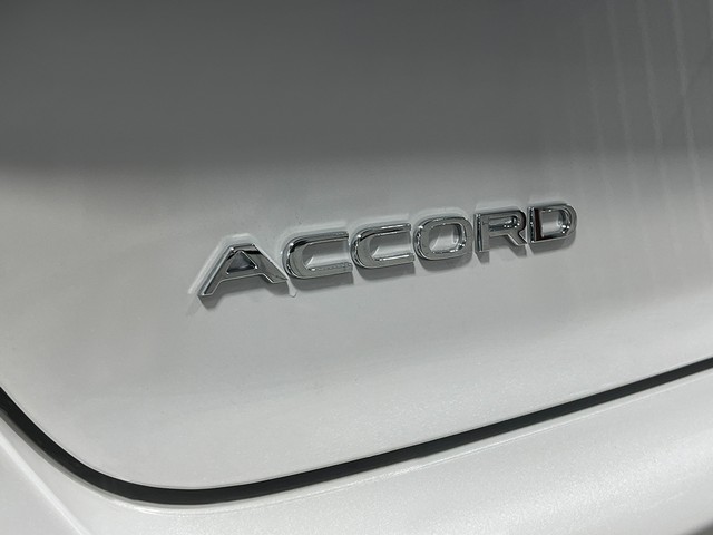 Honda Accord Sedan Vehicle Full-screen Gallery Image 06
