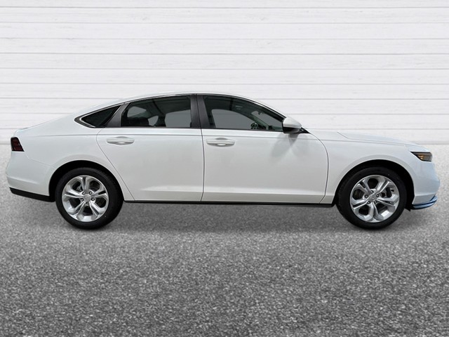 Honda Accord Sedan Vehicle Full-screen Gallery Image 08