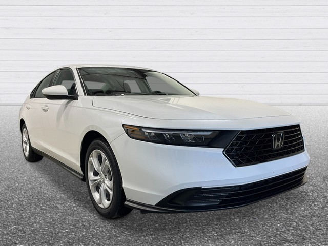 Honda Accord Sedan Vehicle Full-screen Gallery Image 09