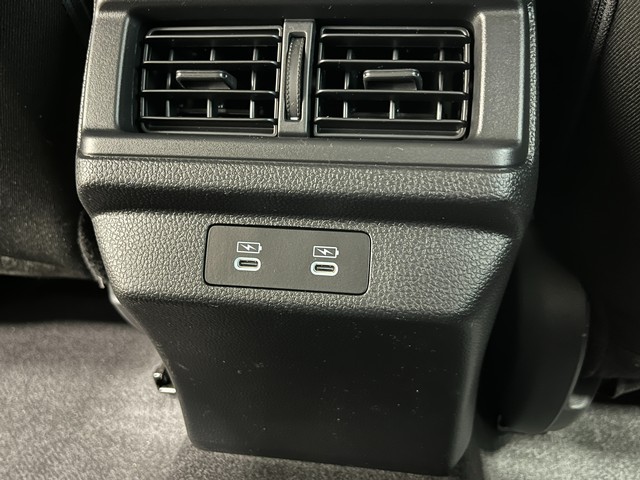 Honda Accord Sedan Vehicle Full-screen Gallery Image 22
