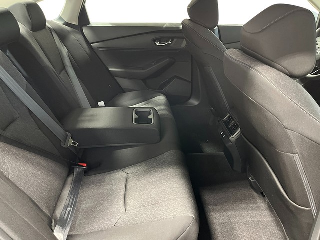 Honda Accord Sedan Vehicle Full-screen Gallery Image 23