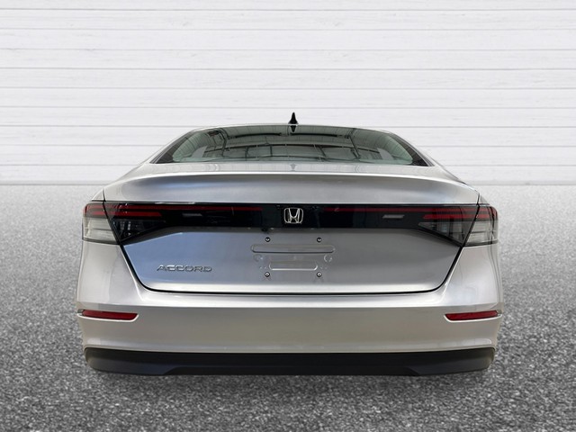 Honda Accord Sedan Vehicle Full-screen Gallery Image 05
