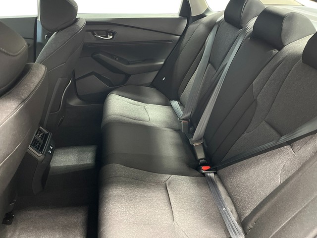 Honda Accord Sedan Vehicle Full-screen Gallery Image 25