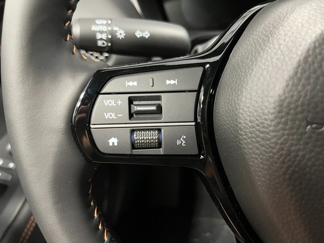 Honda HR-V Vehicle Full-screen Gallery Image 18