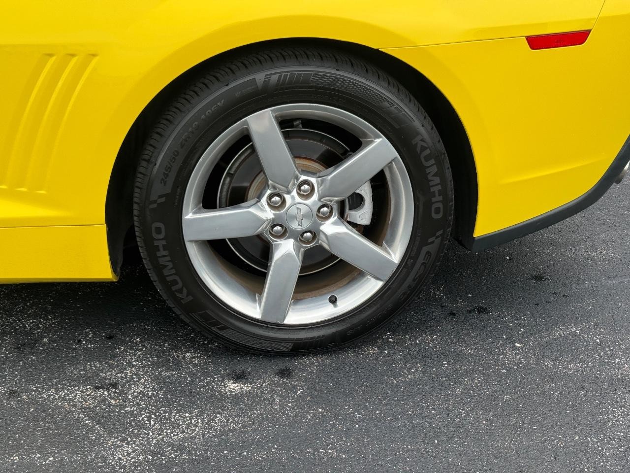Chevrolet Camaro Vehicle Full-screen Gallery Image 08