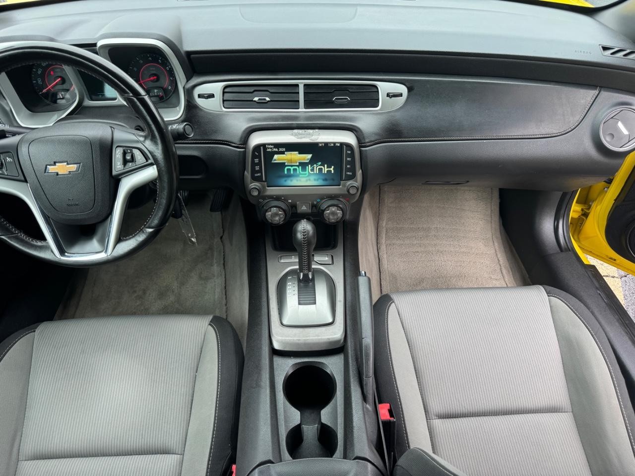 Chevrolet Camaro Vehicle Full-screen Gallery Image 12