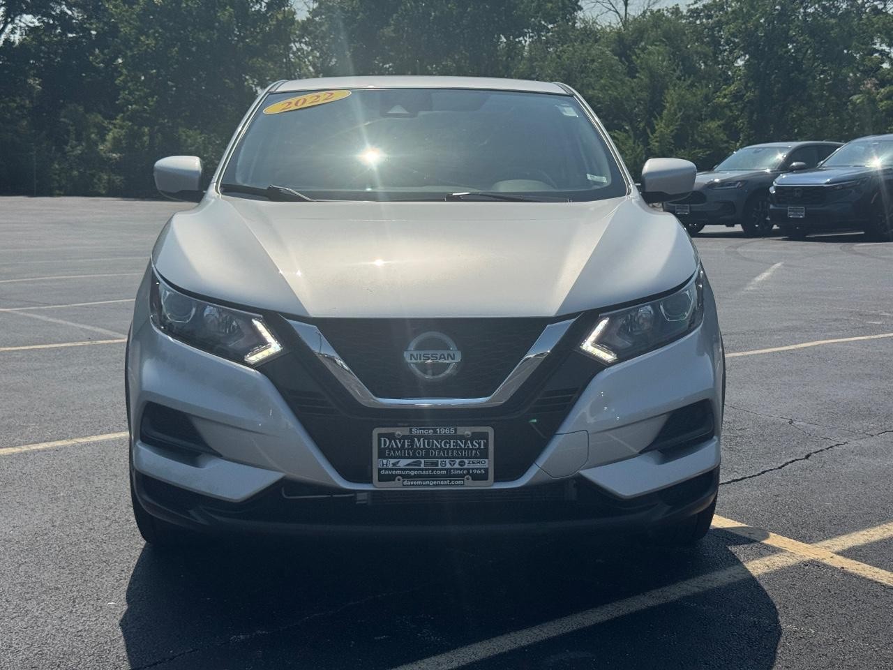 Nissan Rogue Sport Vehicle Full-screen Gallery Image 10