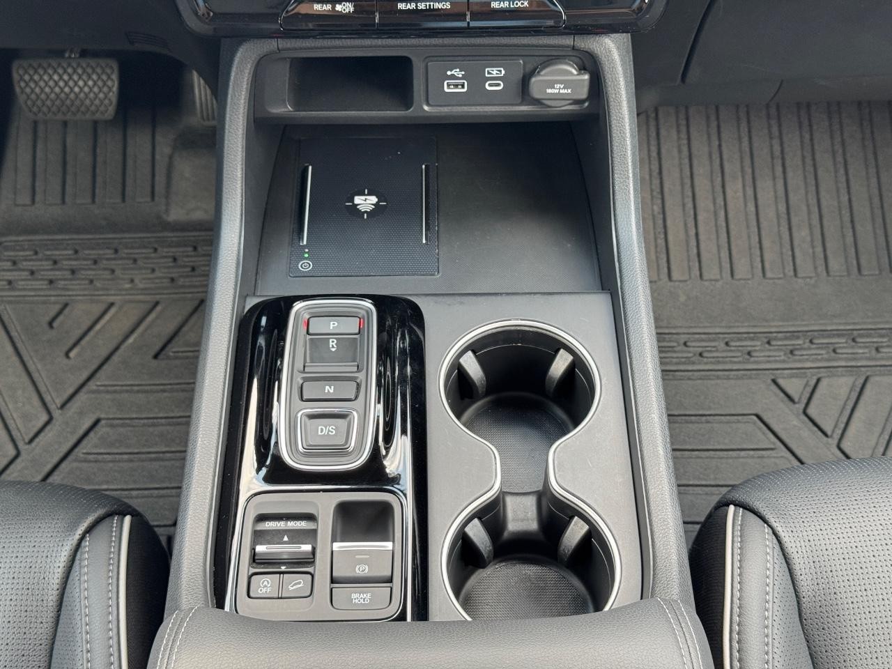 Honda Pilot Vehicle Full-screen Gallery Image 17