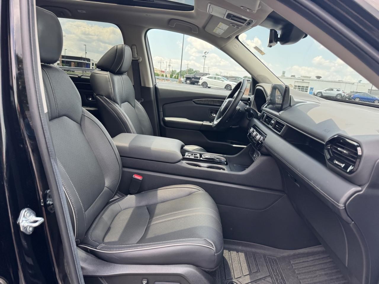 Honda Pilot Vehicle Full-screen Gallery Image 19