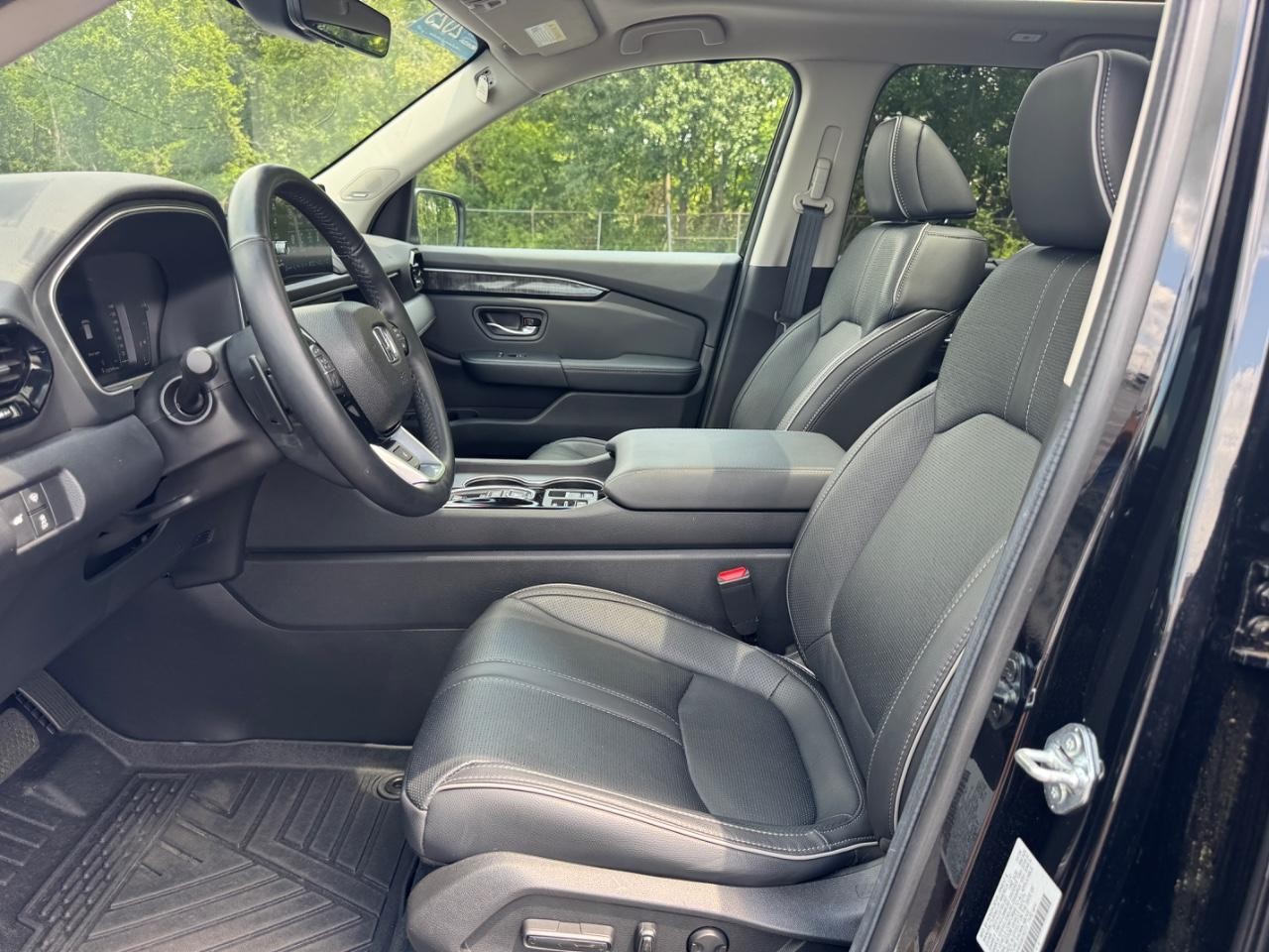 Honda Pilot Vehicle Full-screen Gallery Image 20