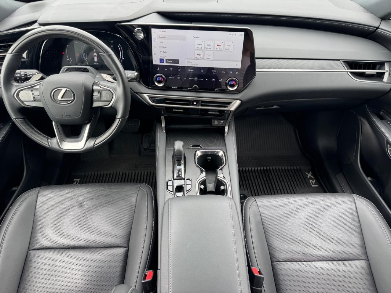 Lexus RX Vehicle Full-screen Gallery Image 12