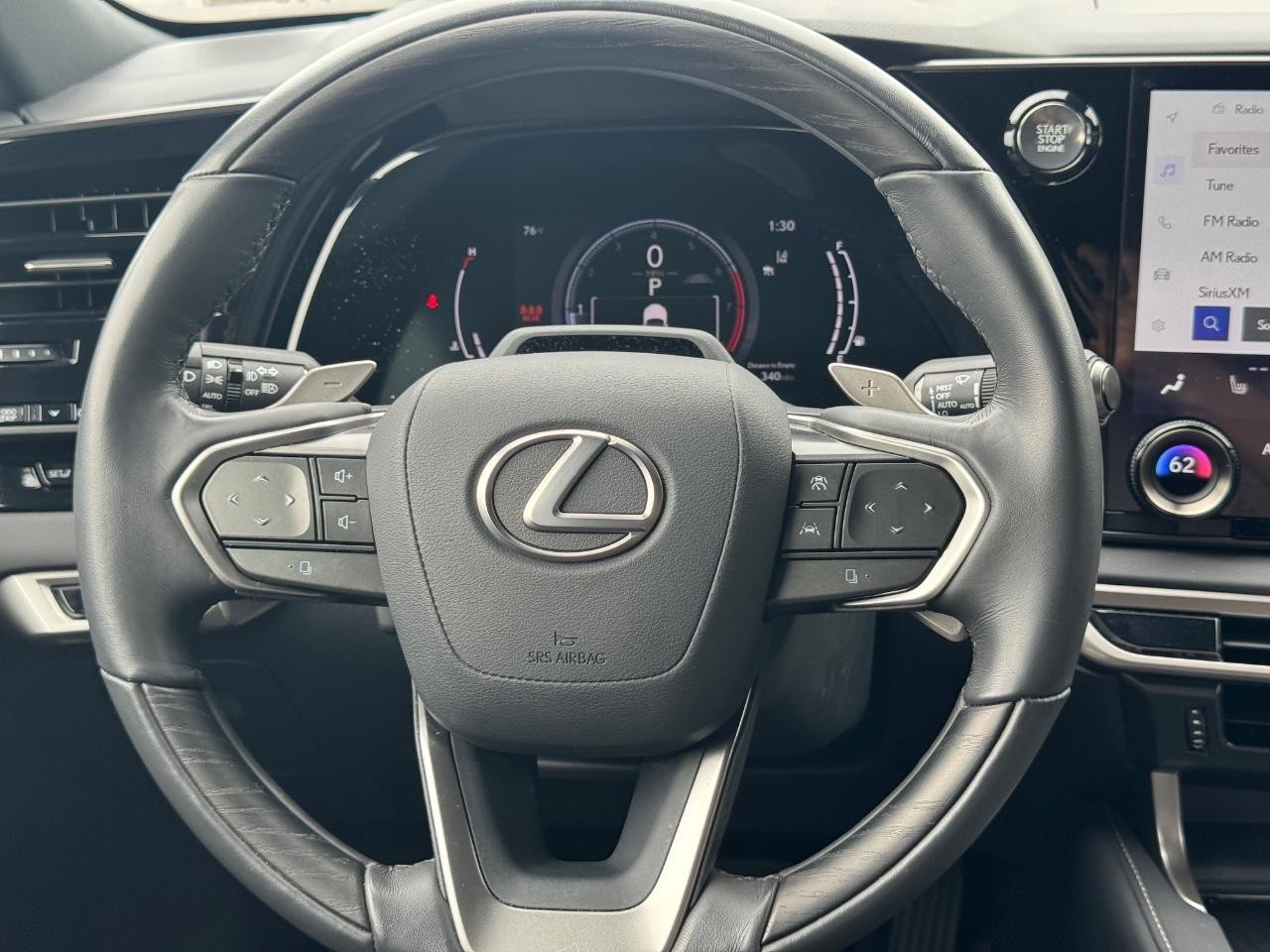 Lexus RX Vehicle Full-screen Gallery Image 13